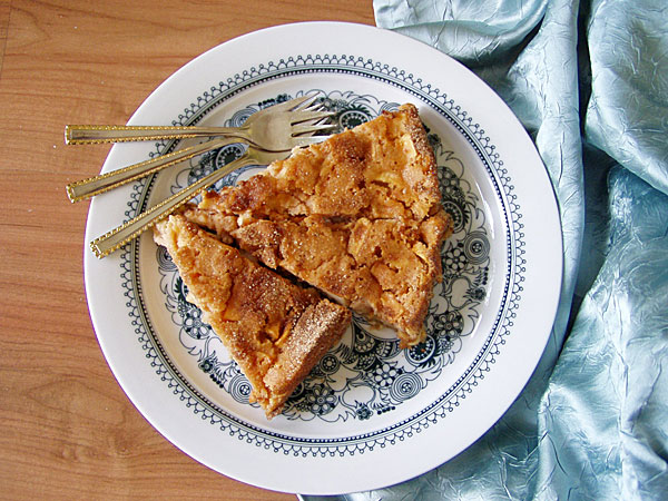 Apfelkuchen mit Hagebuttenmus Apfelkuchen mit Hagebuttenmark
