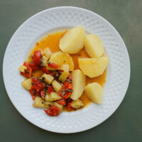 Paprika-Zucchinipfanne mit Kürbiskernen
