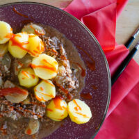 Schmorgurke mit Hackfleisch und Hagebuttenmark Schmorgurke mit Hackfleisch und Hagebuttenmark