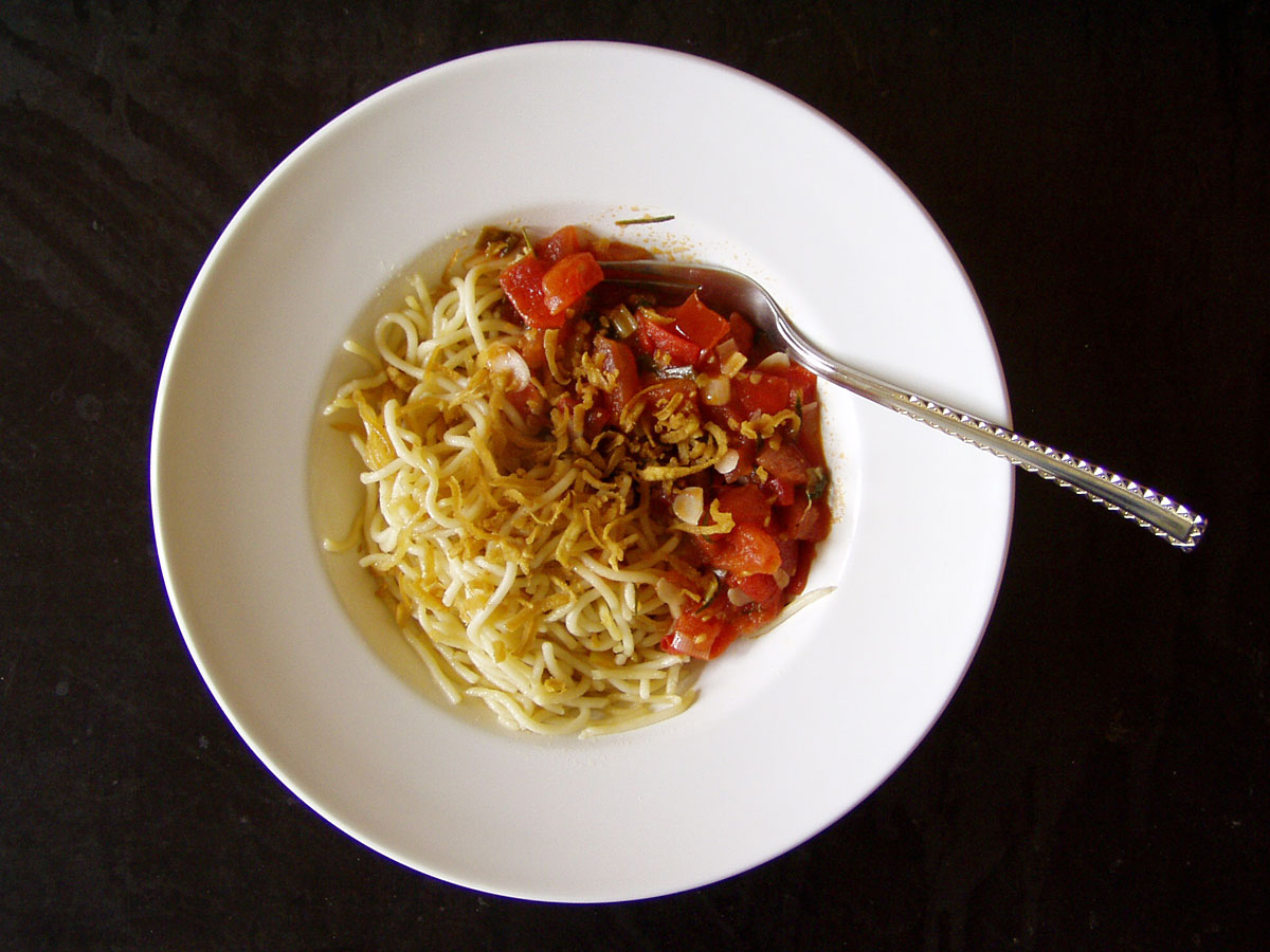 Spaghetti mit frittiertem Bovist und Estragon-Tomatensoße