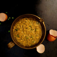 Persische Zwiebelsuppe mit Gemüsezwiebel, Bockshornklee und Eierstich